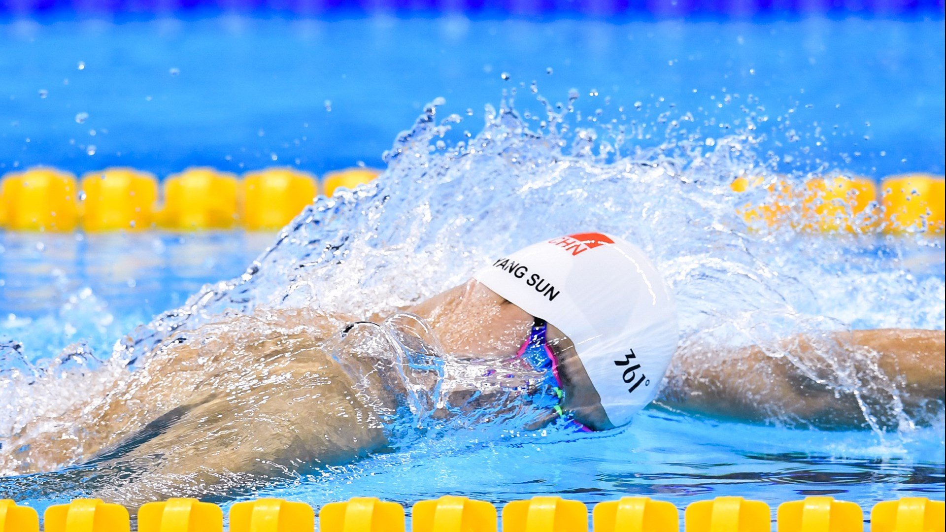 南非女将花样游泳配合赢喝彩，南非女子游泳冠军