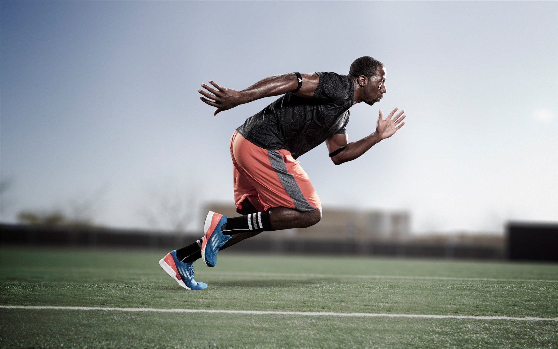 卢卡·乌兰多蝶泳划水有力