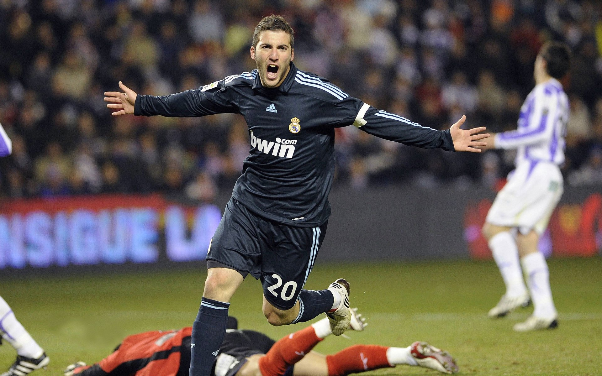 开云体育链接-世界杯精彩瞬间：动人心弦，令人激情澎湃！，世界杯震撼的场景